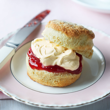 Load image into Gallery viewer, English Cream Tea Gift Box